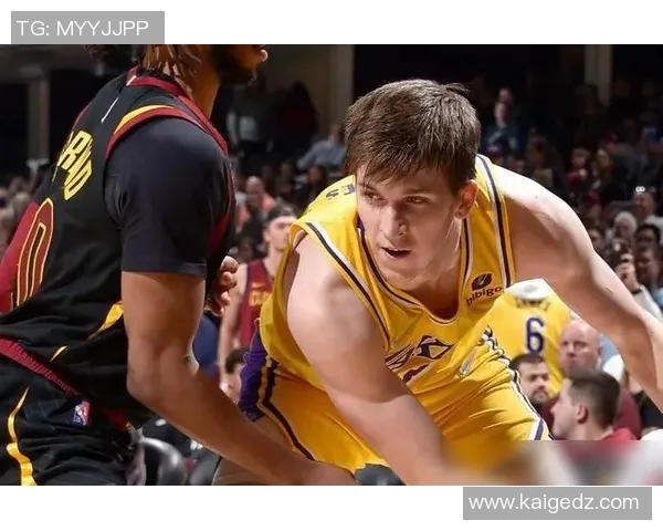 冲突升级！保罗与教练发生激烈争执